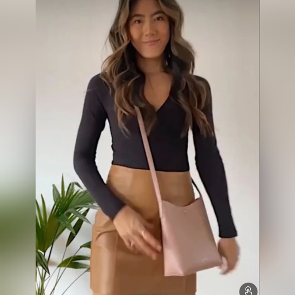 Samara Vegan Leather Medium Shoulder Bag - Picture 11 of 12